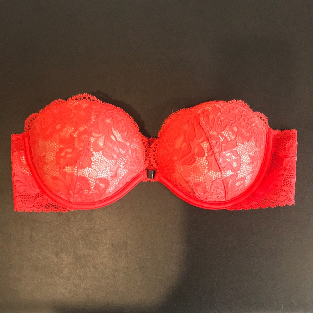 Victoria’s Secret  Red Lace strapless bra 34B